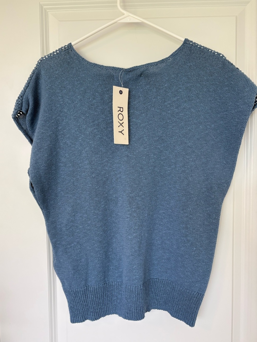 Roxy Sleeveless sweater top - size large NWT - Picture 5 of 9